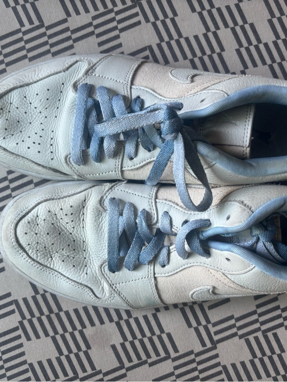 Nike Women’s Sneakers White and Light Blue